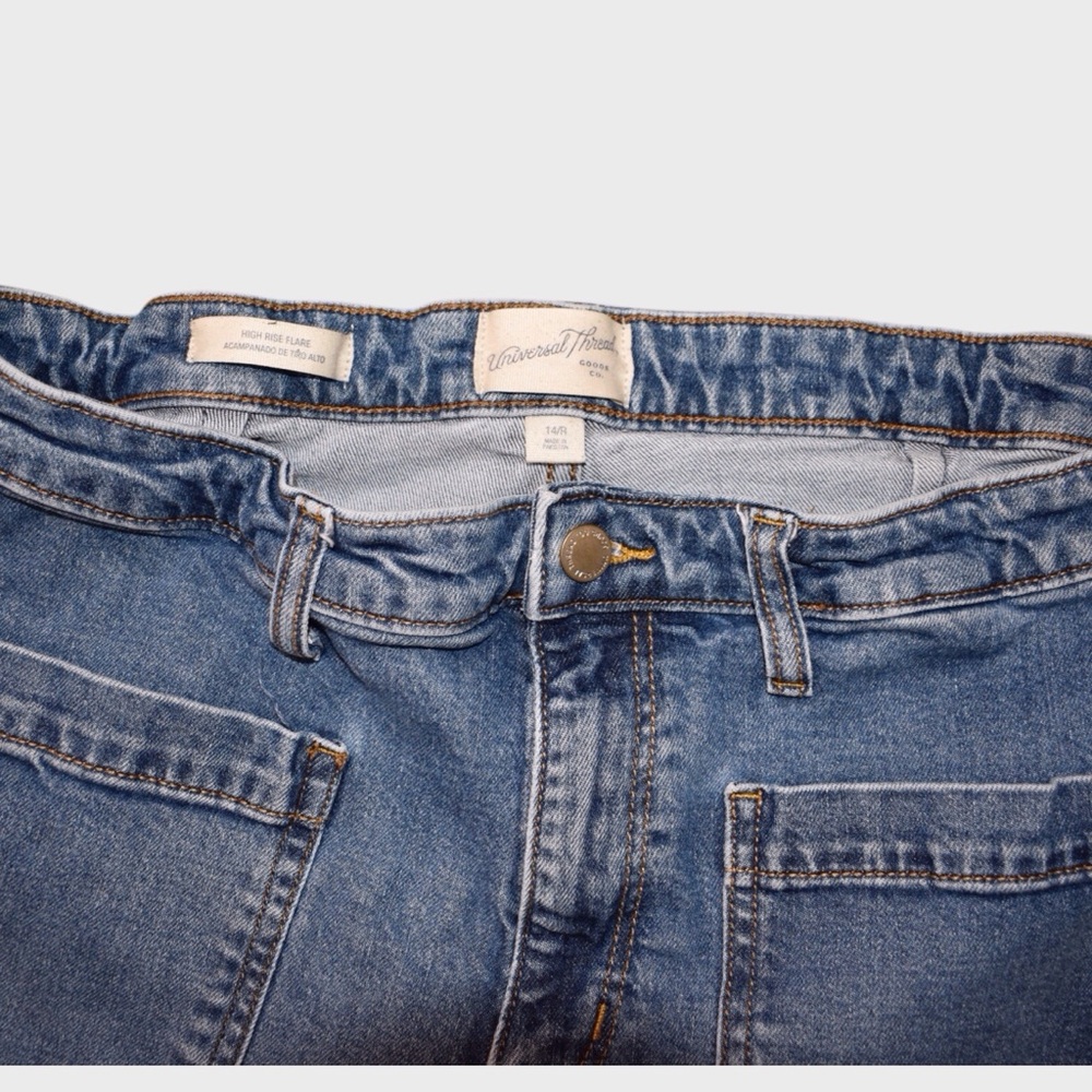 Universal Thread High Rise Flare Jeans with Front Patch Pockets - Picture 5 of 5